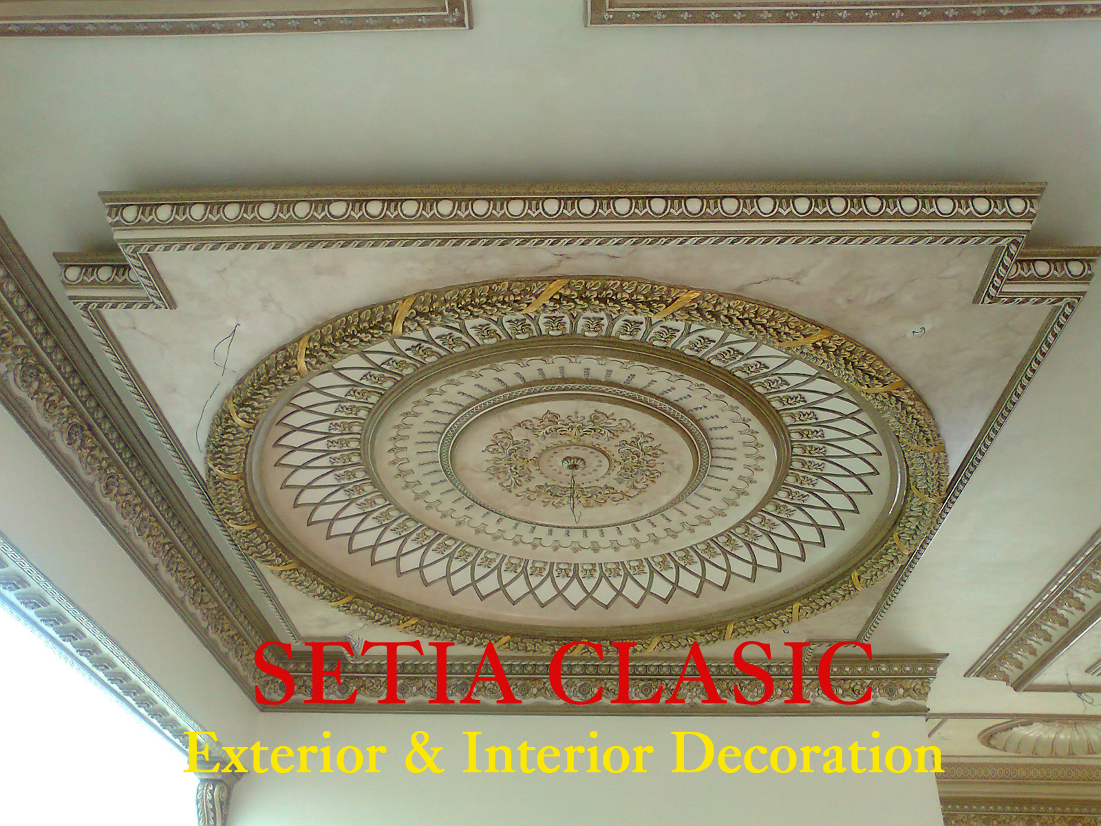 Desain Plafon Gypsum Klasik Yang Artistik Foto Setia Clasic